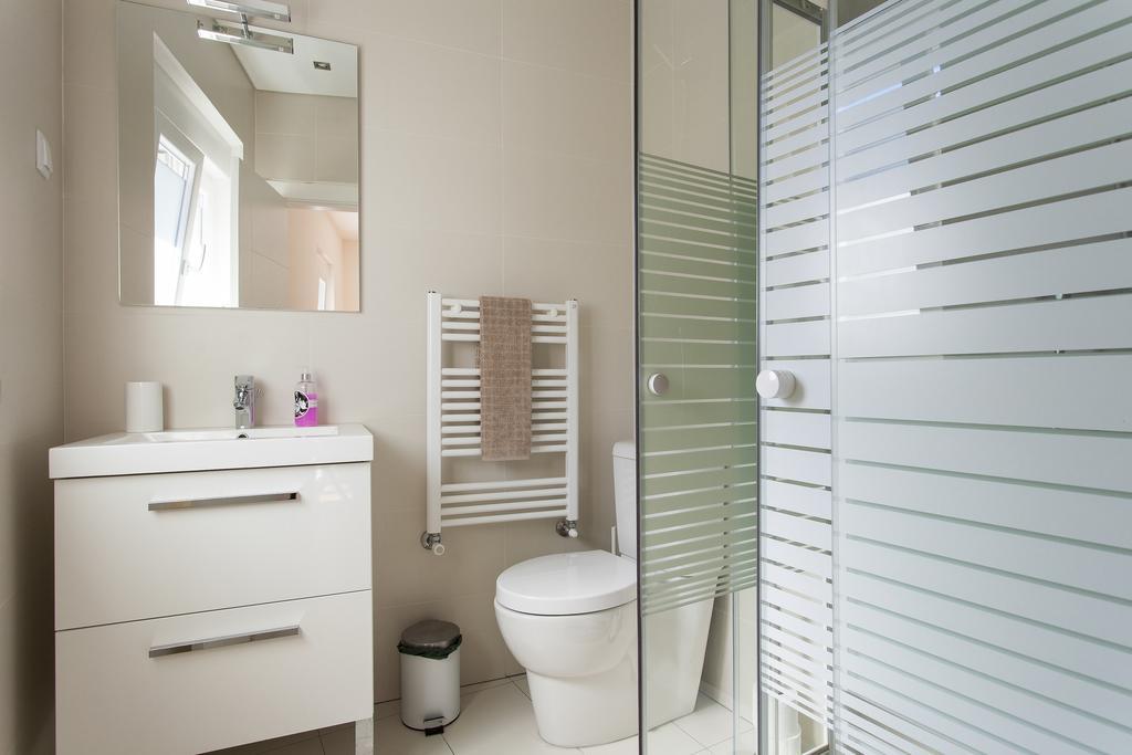 Joivy Joyful 2Br Apt With Terrace Nearby Sao Bento Palace 리스본 외부 사진